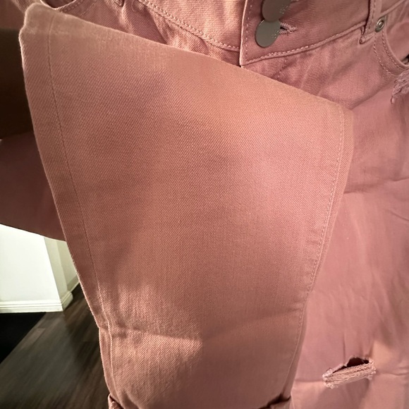 NEW YORK & COMPANY SOHO PINK CROPPED BOYFRIEND JEANS - Picture 7 of 7